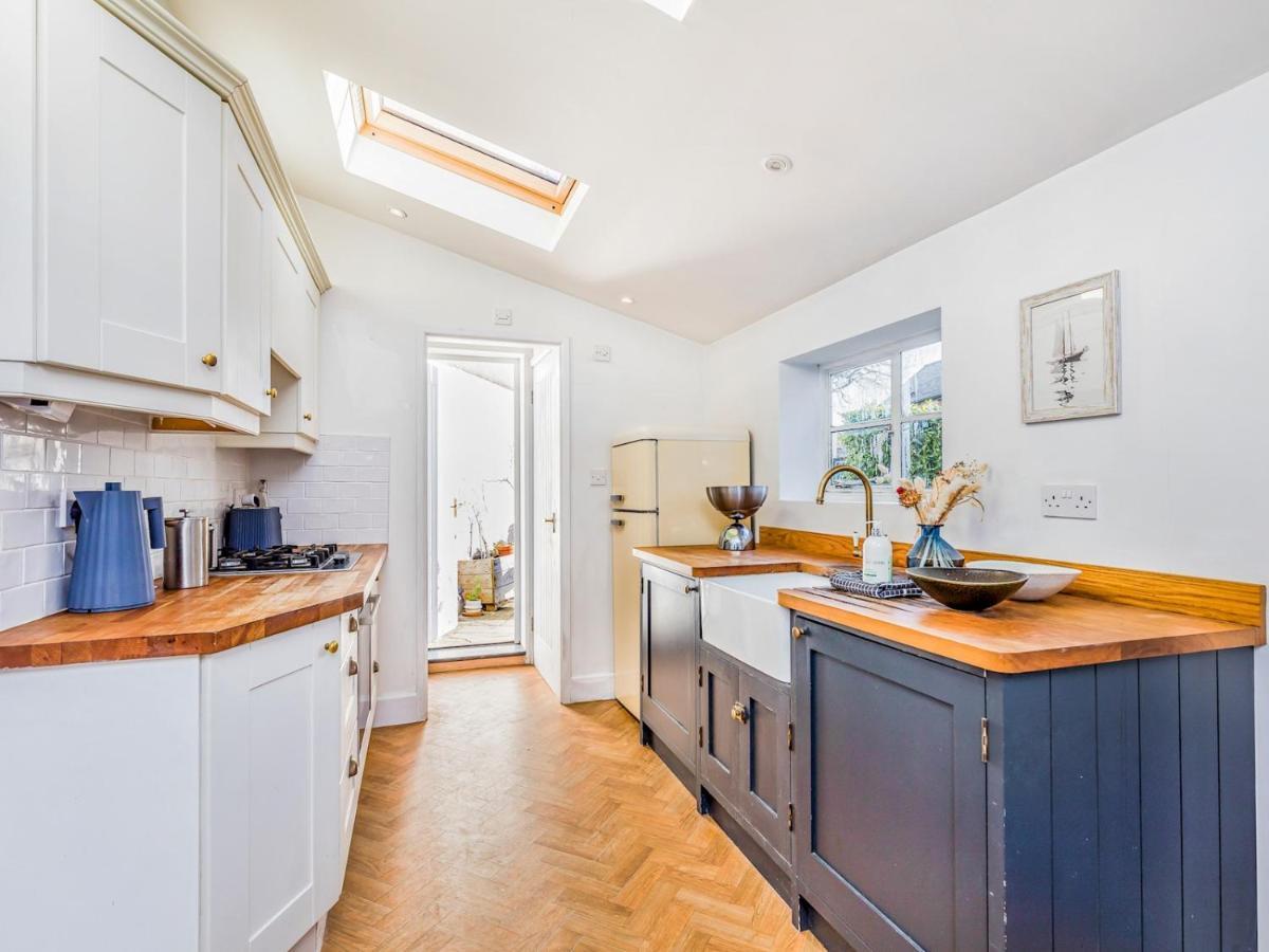 Pass The Keys Charming Downland Cottage Chichester Exterior foto