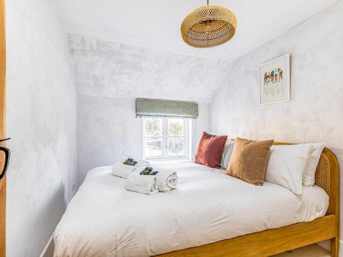 Pass The Keys Charming Downland Cottage Chichester Exterior foto