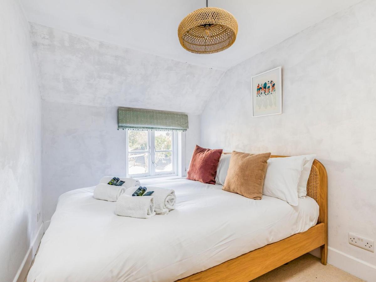 Pass The Keys Charming Downland Cottage Chichester Exterior foto