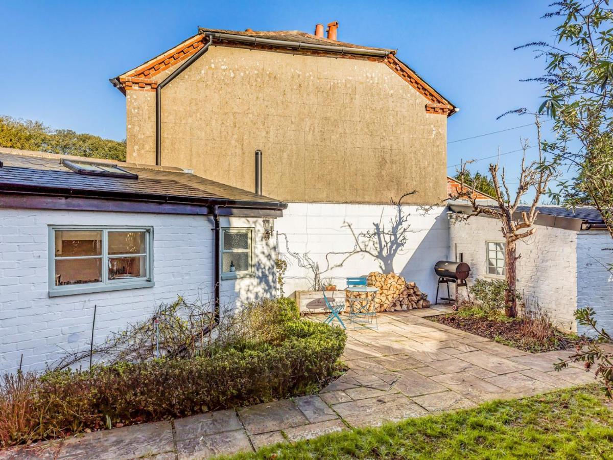 Pass The Keys Charming Downland Cottage Chichester Exterior foto