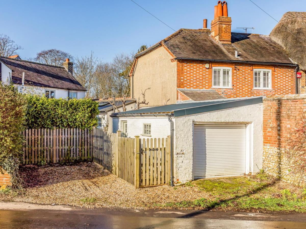 Pass The Keys Charming Downland Cottage Chichester Exterior foto